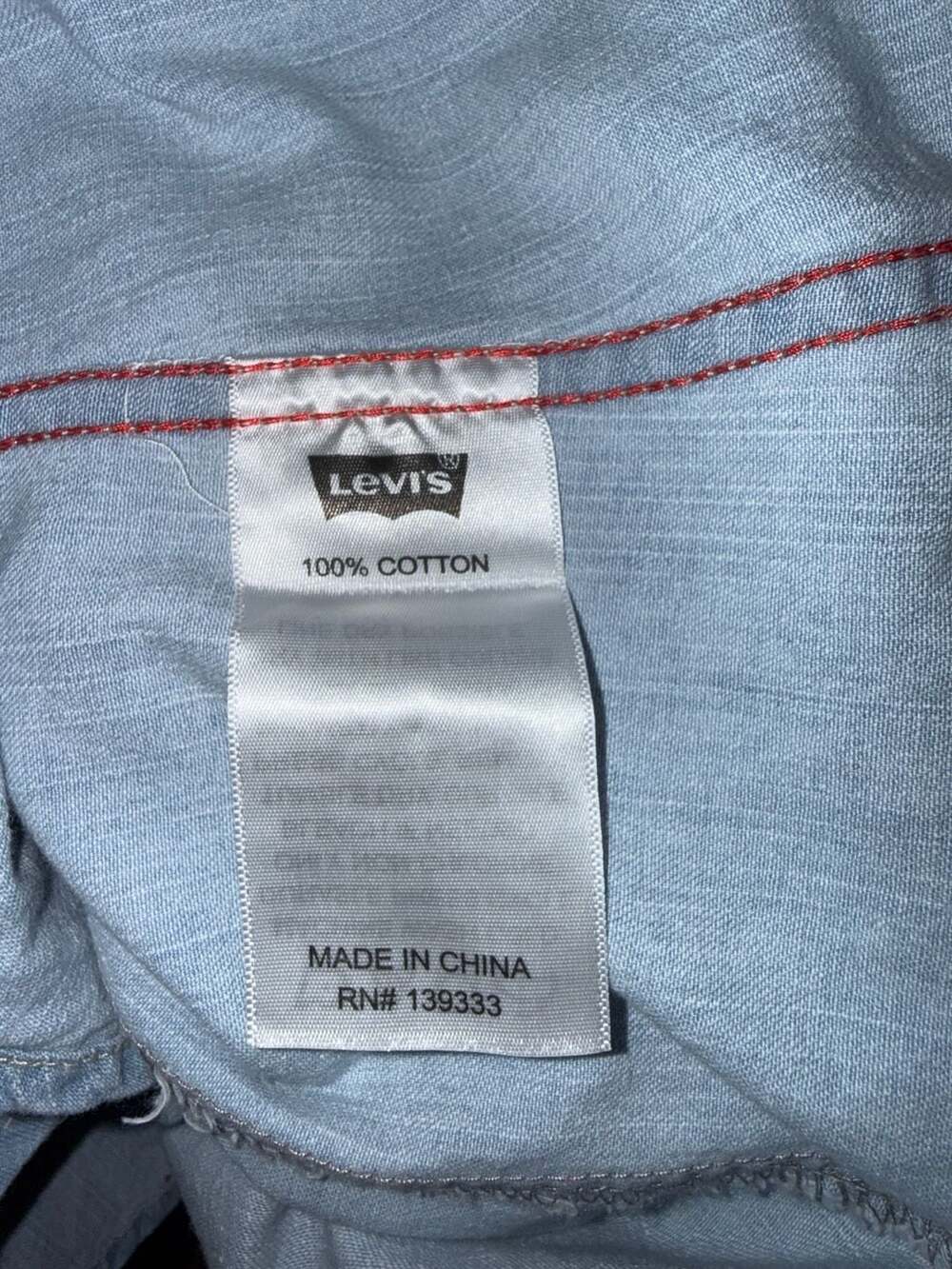 Levi's Women's Western Denim Snap Front Shirt Light Wash Size S - Picture 4 of 5